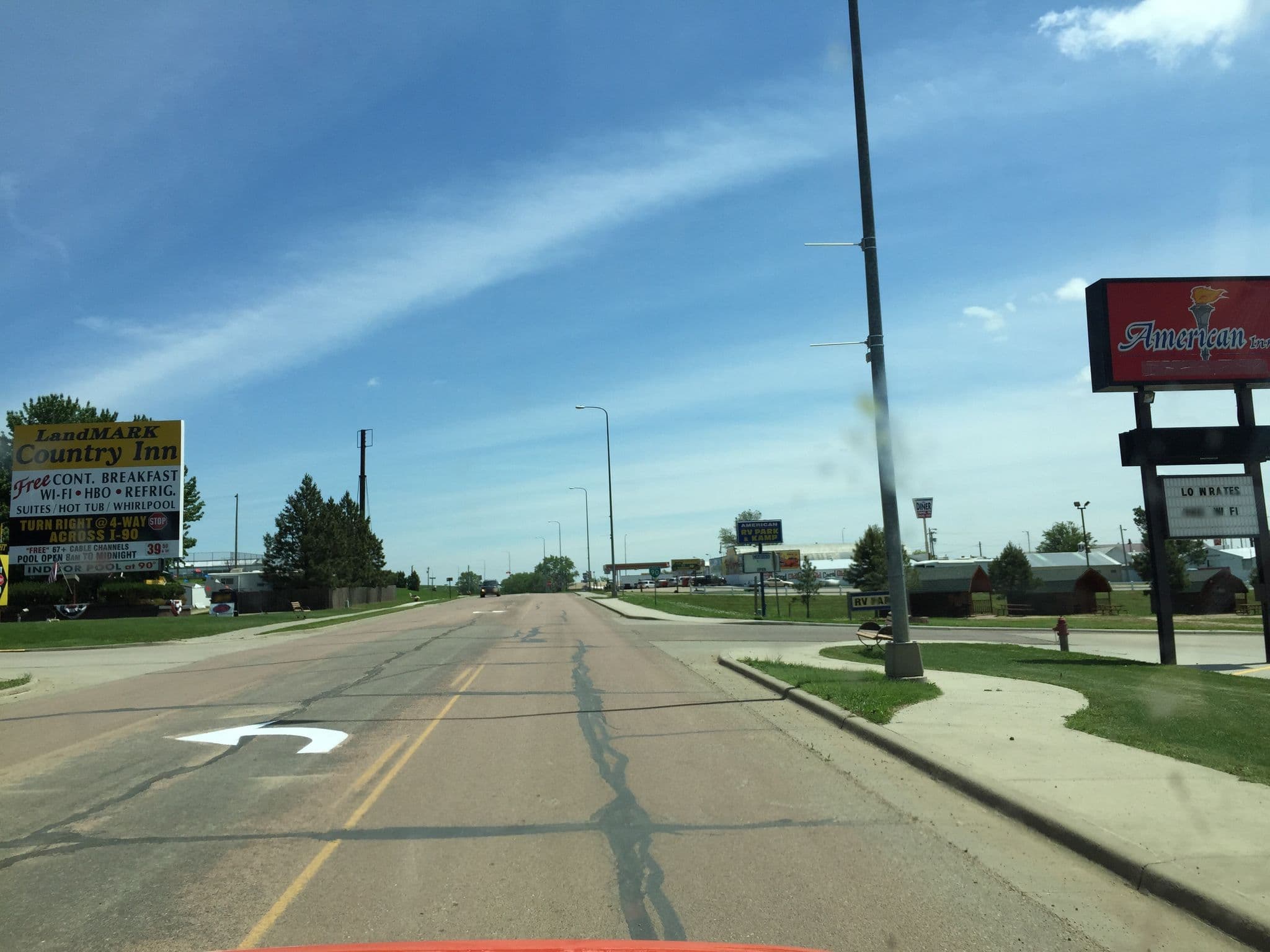 Street view near American Inn, Fort Pierre — © airfoof (CC BY-SA · Mapillary)