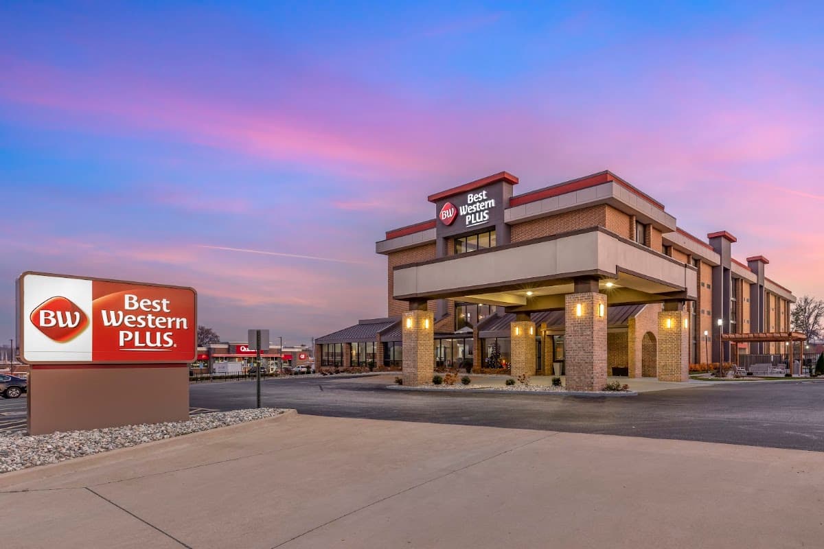 Surestay Plus Hotel by Best Western St. Louis Westport, Hotel in Maryland Heights