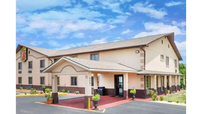 Super 8 by Wyndham Warrensburg, Hotel in Warrensburg