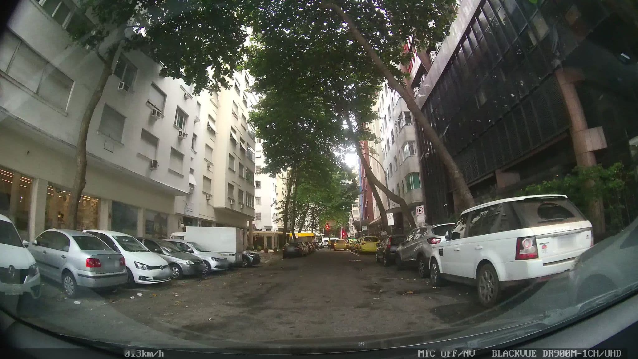 Street view near Hotel Porto Bay Rio Internacional, Copacabana — © kaart_2 (CC BY-SA · Mapillary)