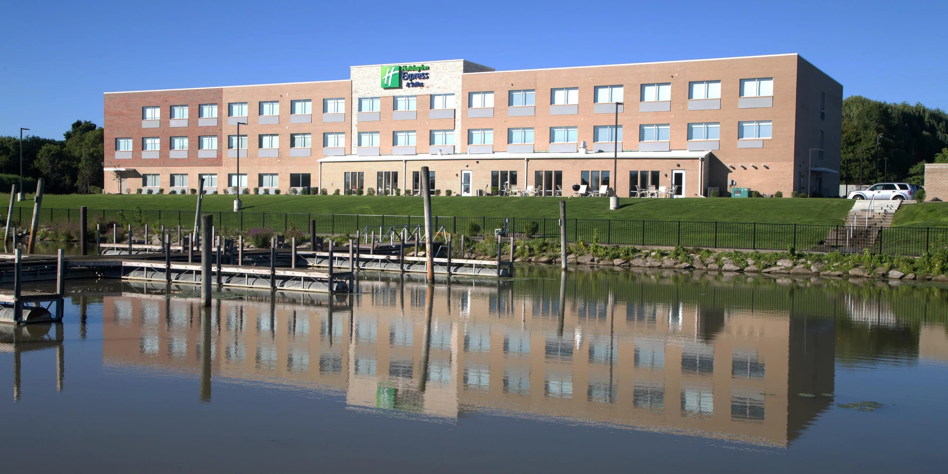 Holiday Inn Express & Suites Port Huron, Port Huron