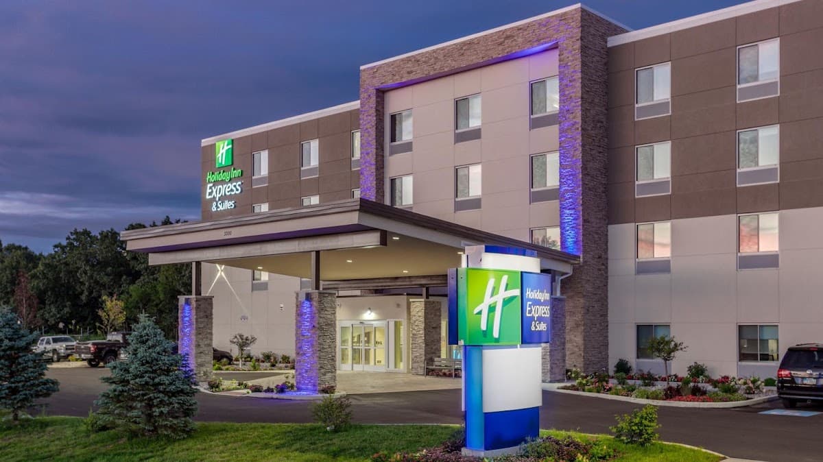 Holiday Inn Express & Suites Elkhart North, Hotel in Simonton Lake