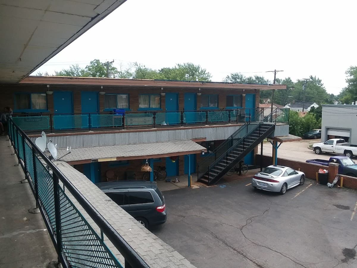 Suburban 53 Motel, Motel in Southgate
