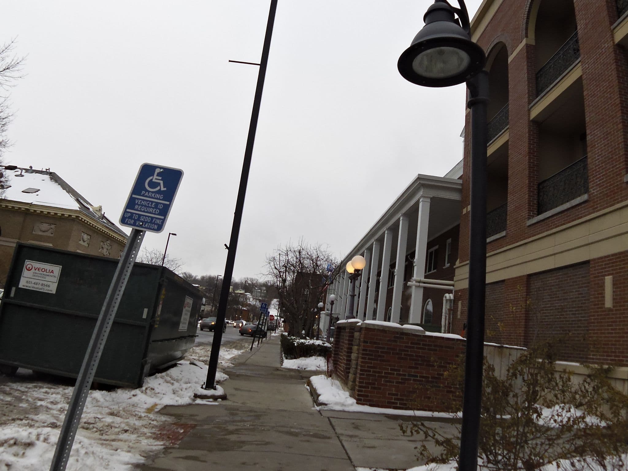 Street view near Lowell Inn, Oak Park Heights — © allen (CC BY-SA · Mapillary)