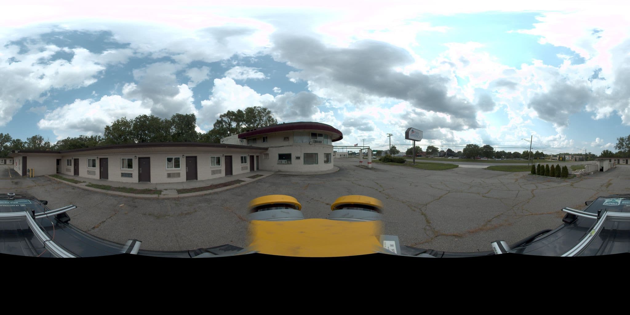 Street view near Inn America, Redford — © codgis (CC BY-SA · Mapillary)