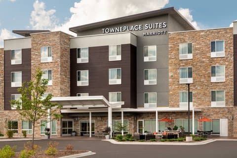 TownePlace Suites Milwaukee Grafton, Hotel in Cedarburg