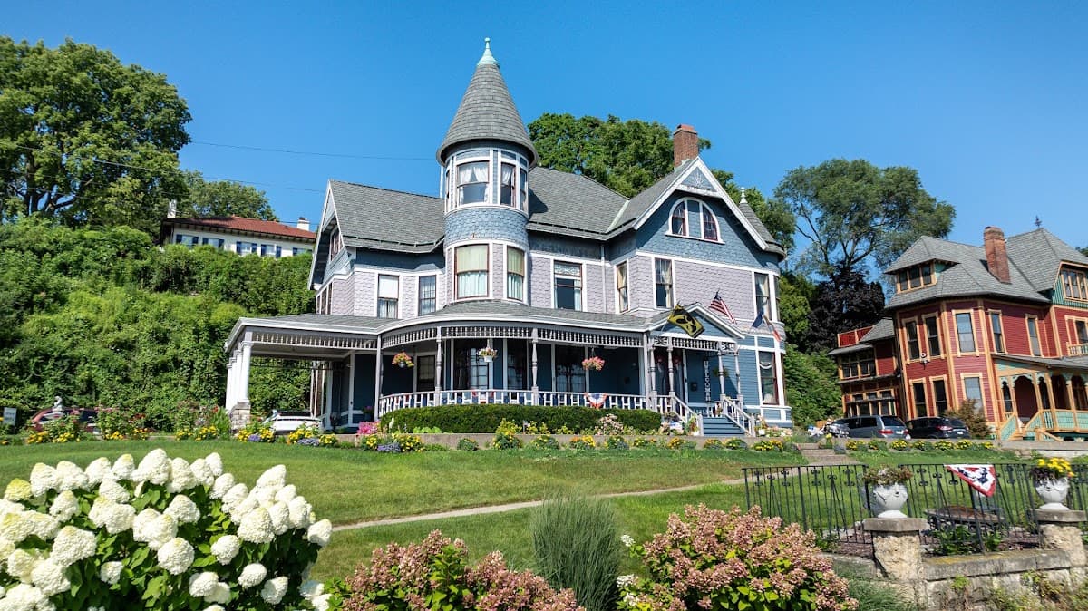 The Hancock House Bed and Breakfast Inn, Bed & Breakfast in Dubuque
