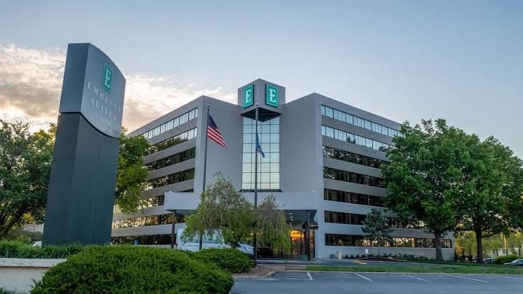 Embassy Suites by Hilton Kansas City Overland Park, Hotel in Overland Park