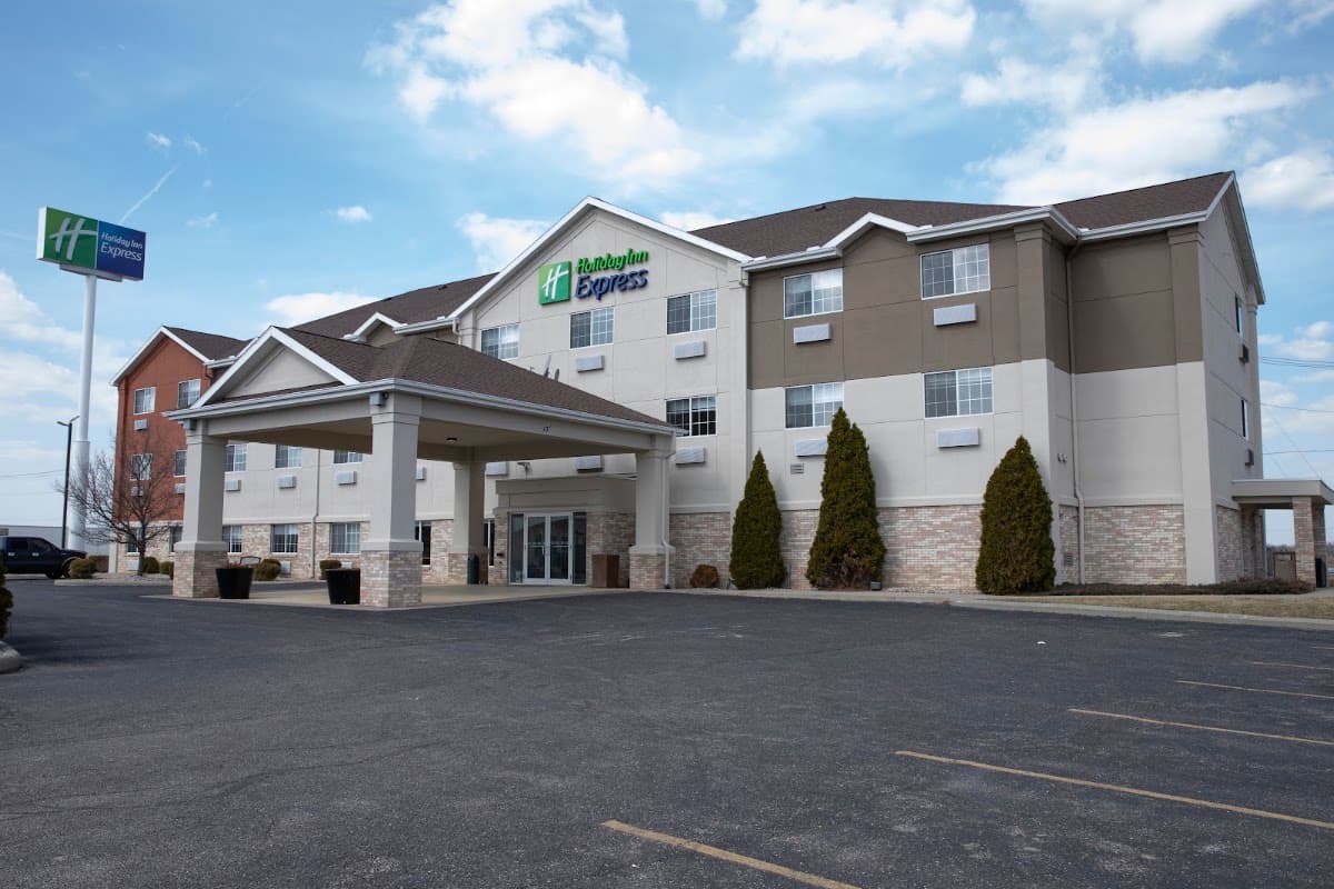 Holiday Inn Express & Suites, Hotel in Napoleon
