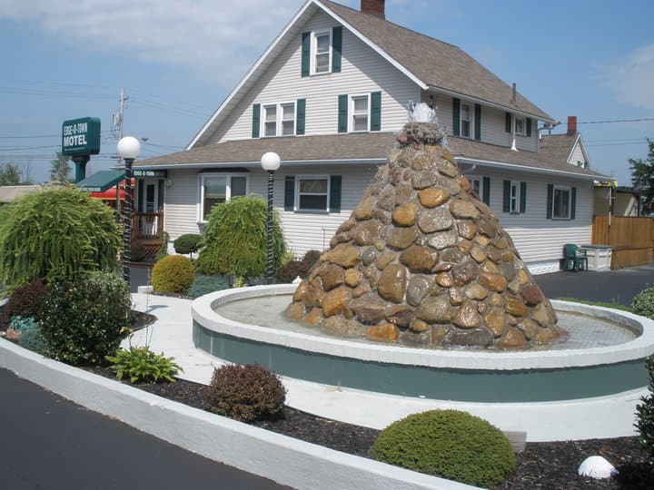 Edge-O-Town Motel, Motel in Ashtabula