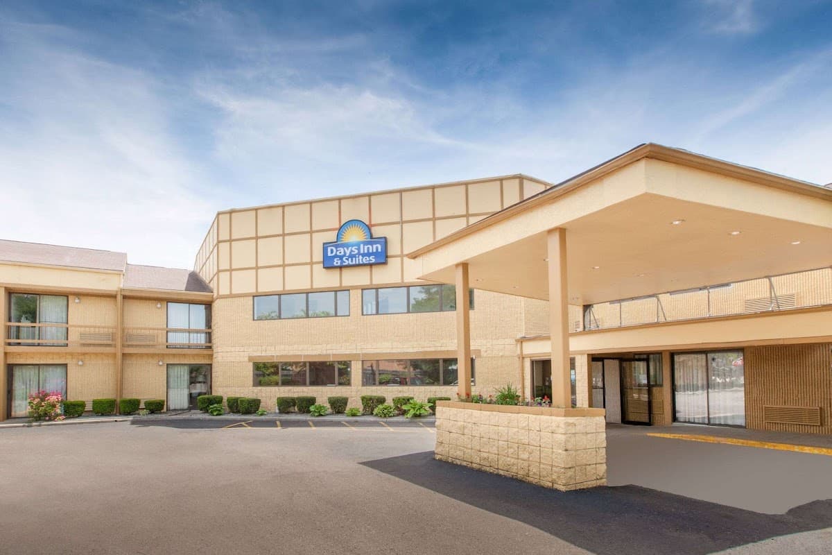Days Inn & Suites by Wyndham Madison Heights MI, Hotel in Clawson