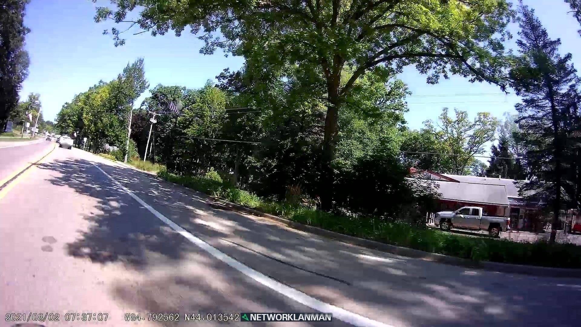 Street view near Lakeside Motel & Cottages, Clare — © networklanman (CC BY-SA · Mapillary)