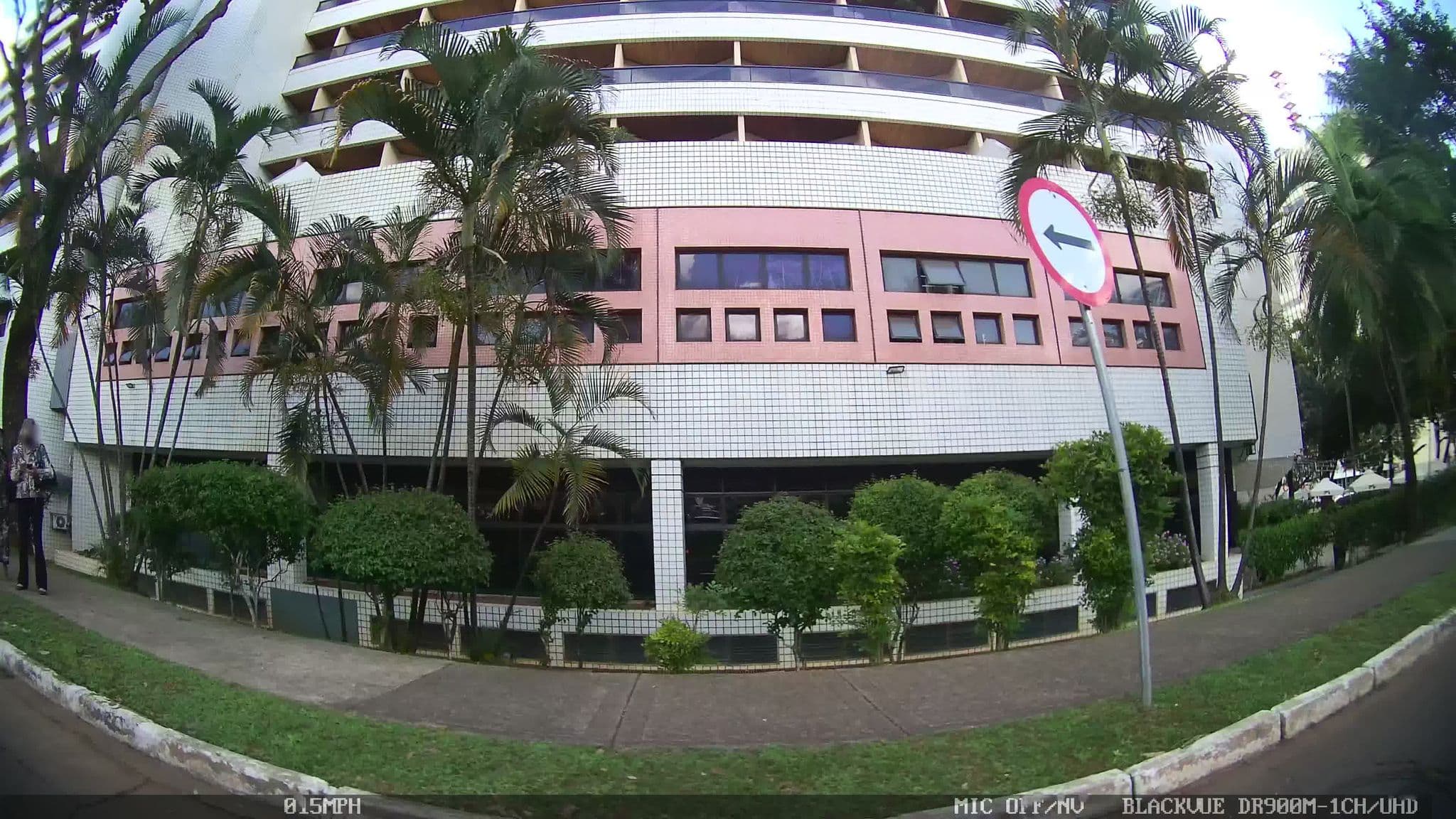Street view near Hotel Bonaparte Bluepoint, Plano Piloto — © kaart_4 (CC BY-SA · Mapillary)