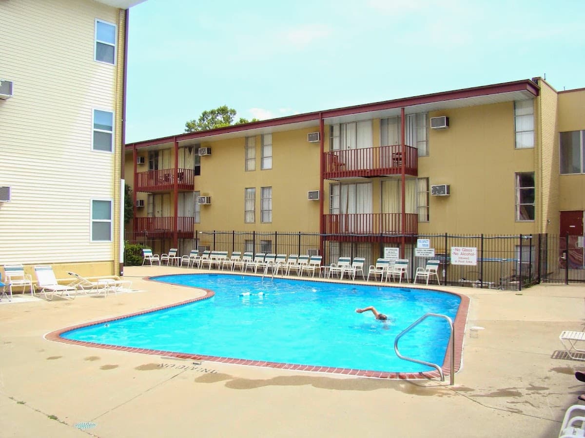 Northwest Airport Inn, Hotel in Saint Ann