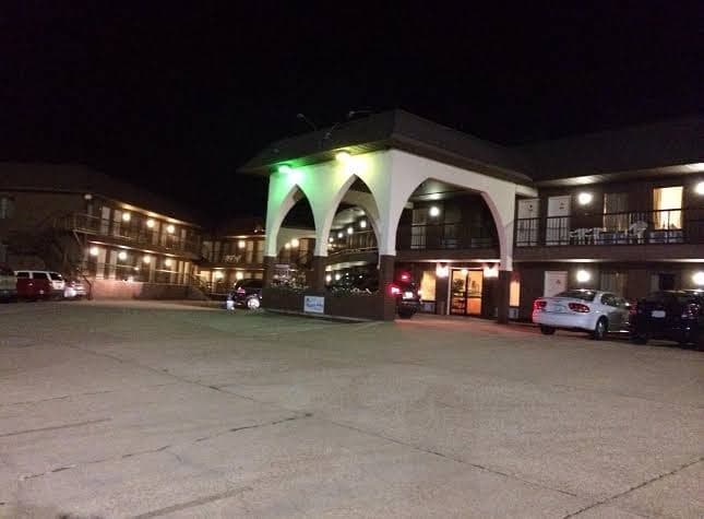 Rocky River Inn, Hotel in Doniphan