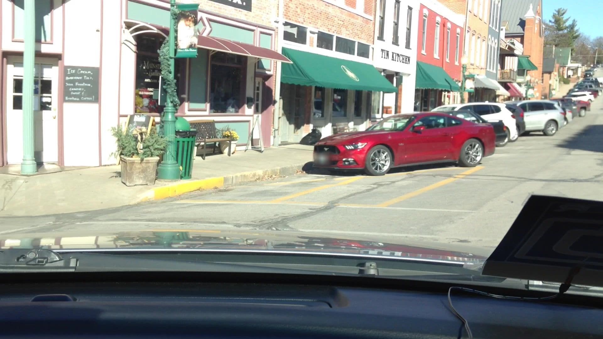 Street view near The Saint George Hotel, Platte City — © lvl5 (CC BY-SA · Mapillary)