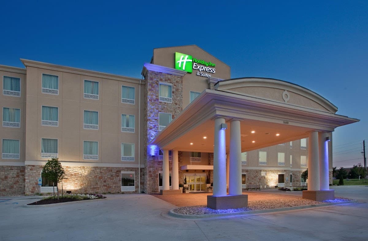 Holiday Inn Express & Suites St. Joseph, Hotel in Country Club Village