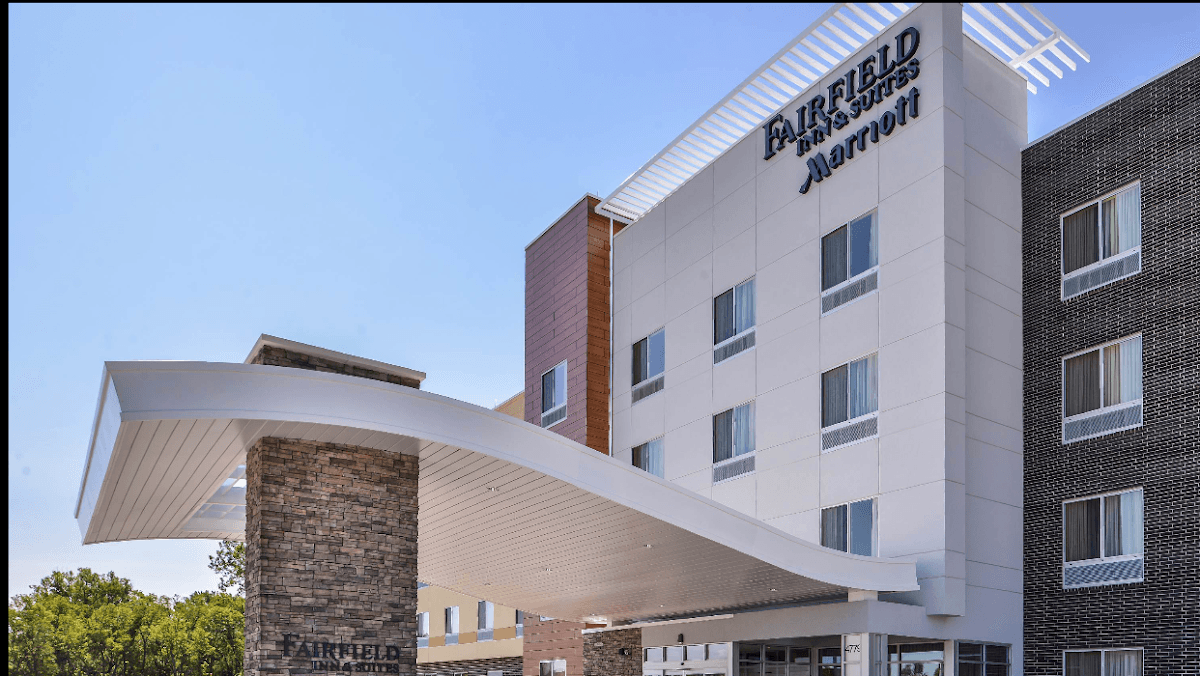 Fairfield Inn & Suites St. Joseph, Hotel in Country Club Village