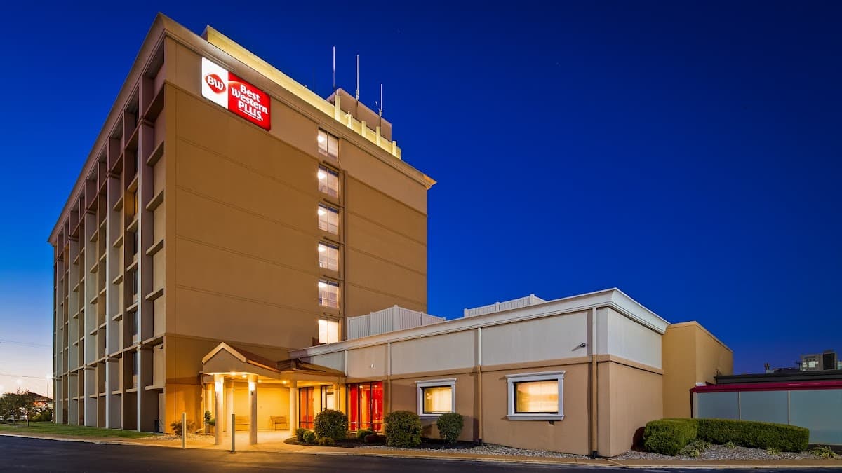 Best Western Plus the Charles Hotel, Hotel in Saint Charles
