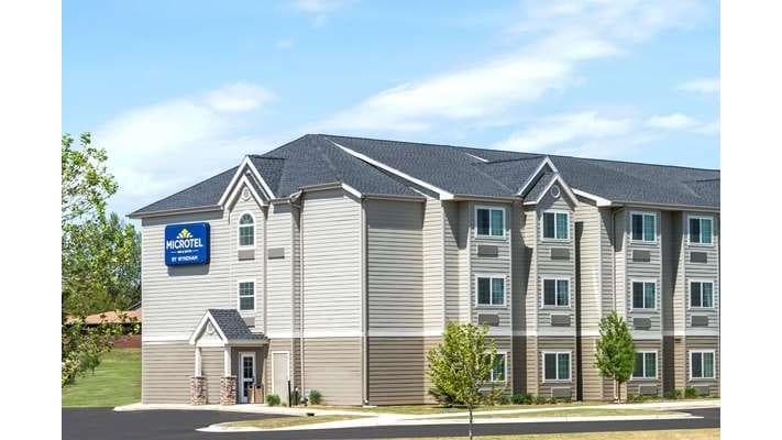 Microtel Inn & Suites by Wyndham Dickinson, Hotel in Dickinson