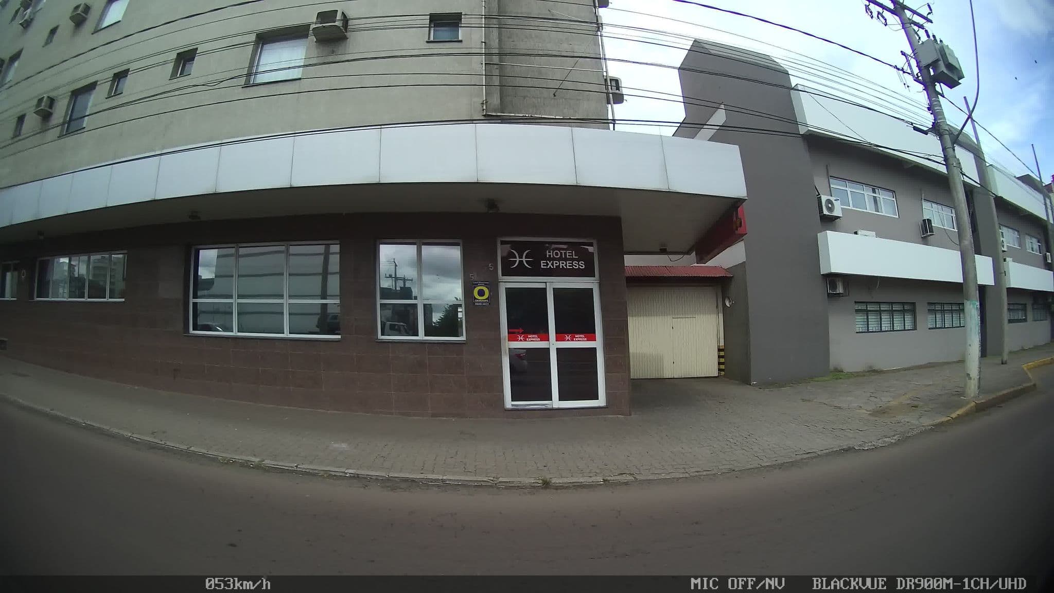 Street view near Hotel Express, Canoas — © kaart_1 (CC BY-SA · Mapillary)