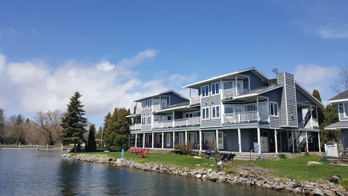 Snug Harbor Inn Door County, Hotel in Sturgeon Bay