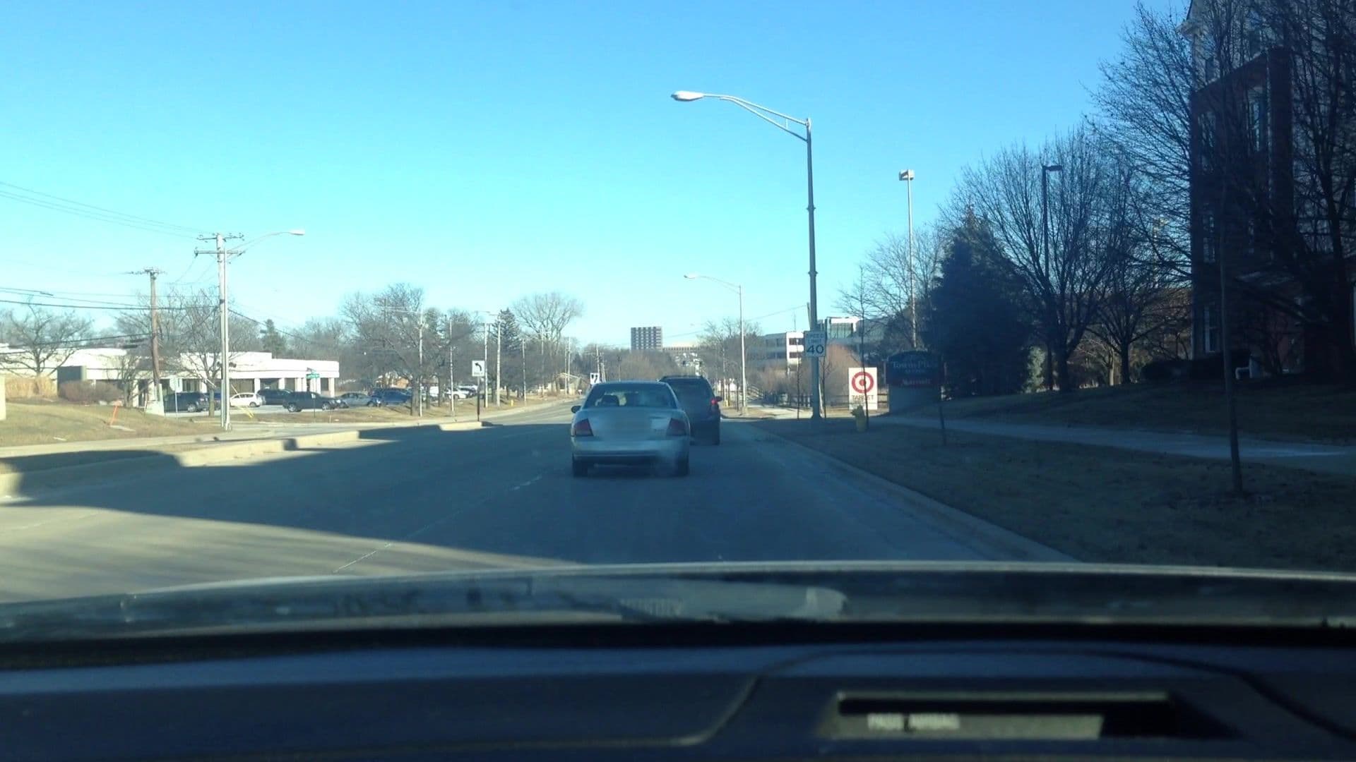 Street view near TownePlace Suites Chicago Lombard, Oakbrook Terrace — © lvl5 (CC BY-SA · Mapillary)