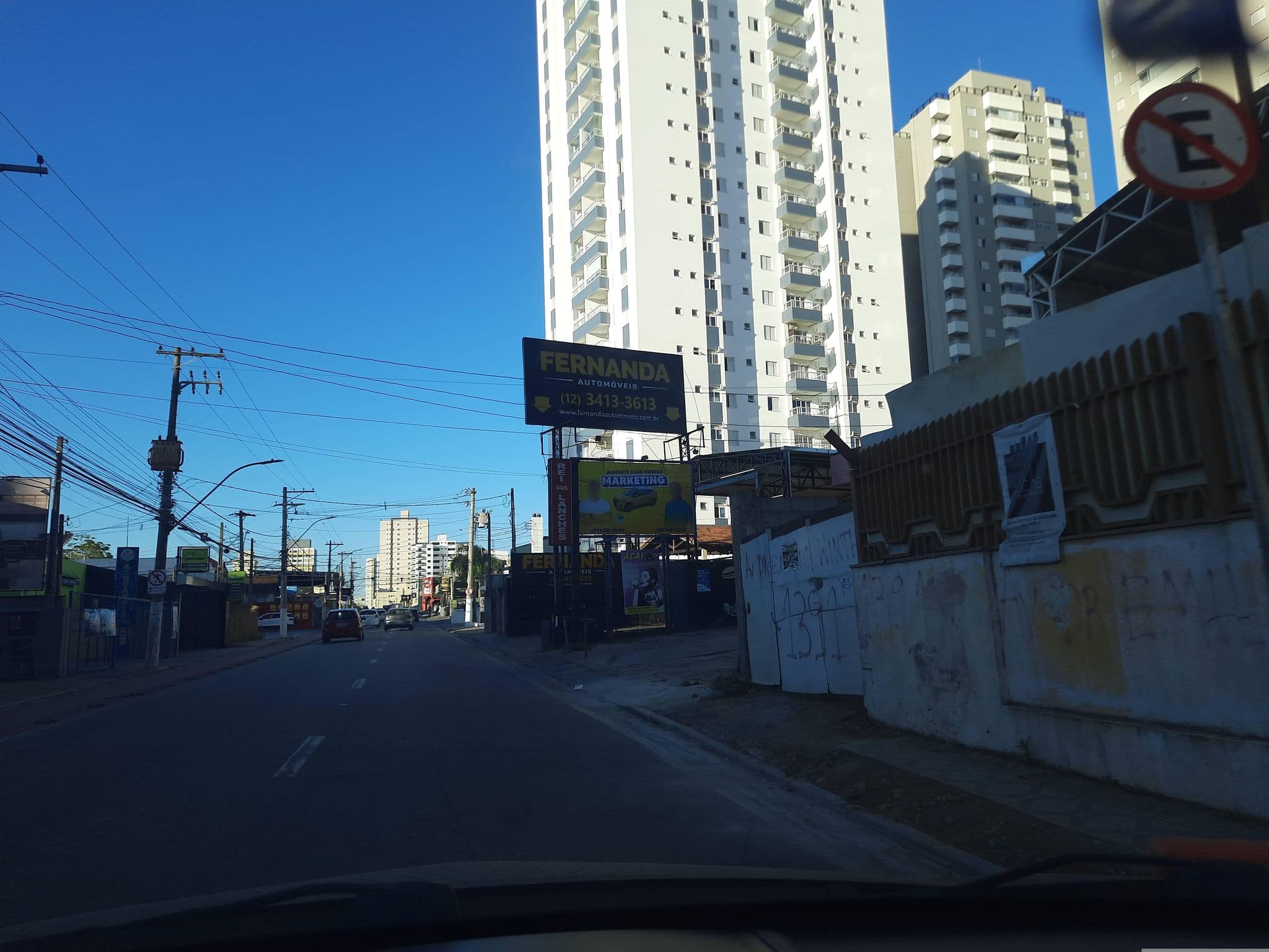 Street view near Gran Continental Hotel Taubaté, Taubaté — © alemenezes (CC BY-SA · Mapillary)