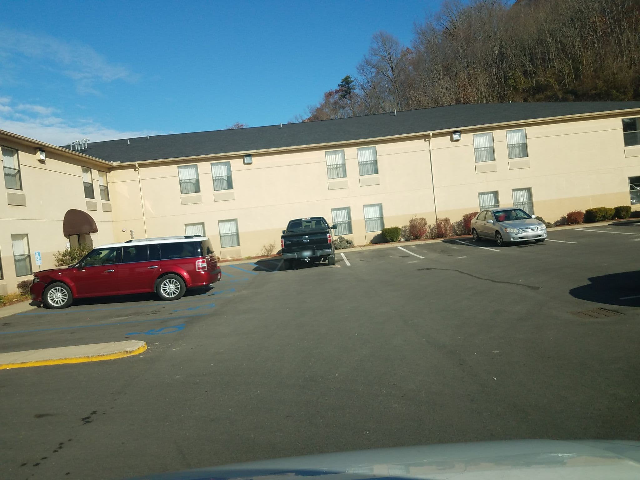 Street view near Quality Inn & Suites, West Portsmouth — © jbthemilker (CC BY-SA · Mapillary)