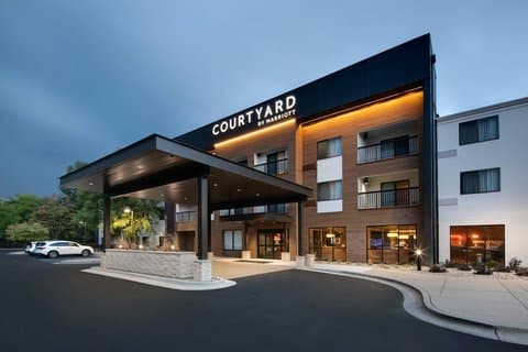 Courtyard Grand Rapids Airport, Hotel in East Grand Rapids
