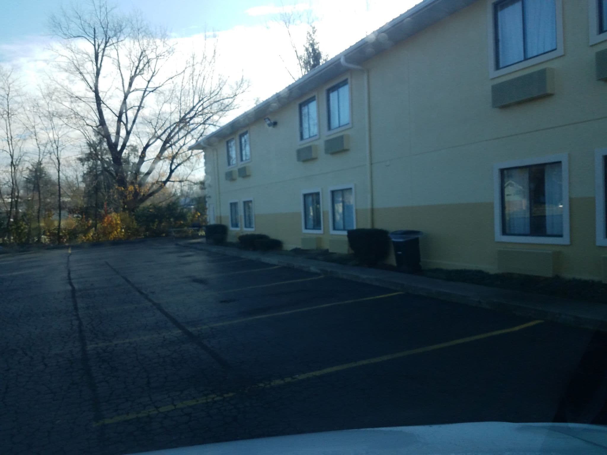 Street view near Quality Inn, Wheelersburg — © jbthemilker (CC BY-SA · Mapillary)