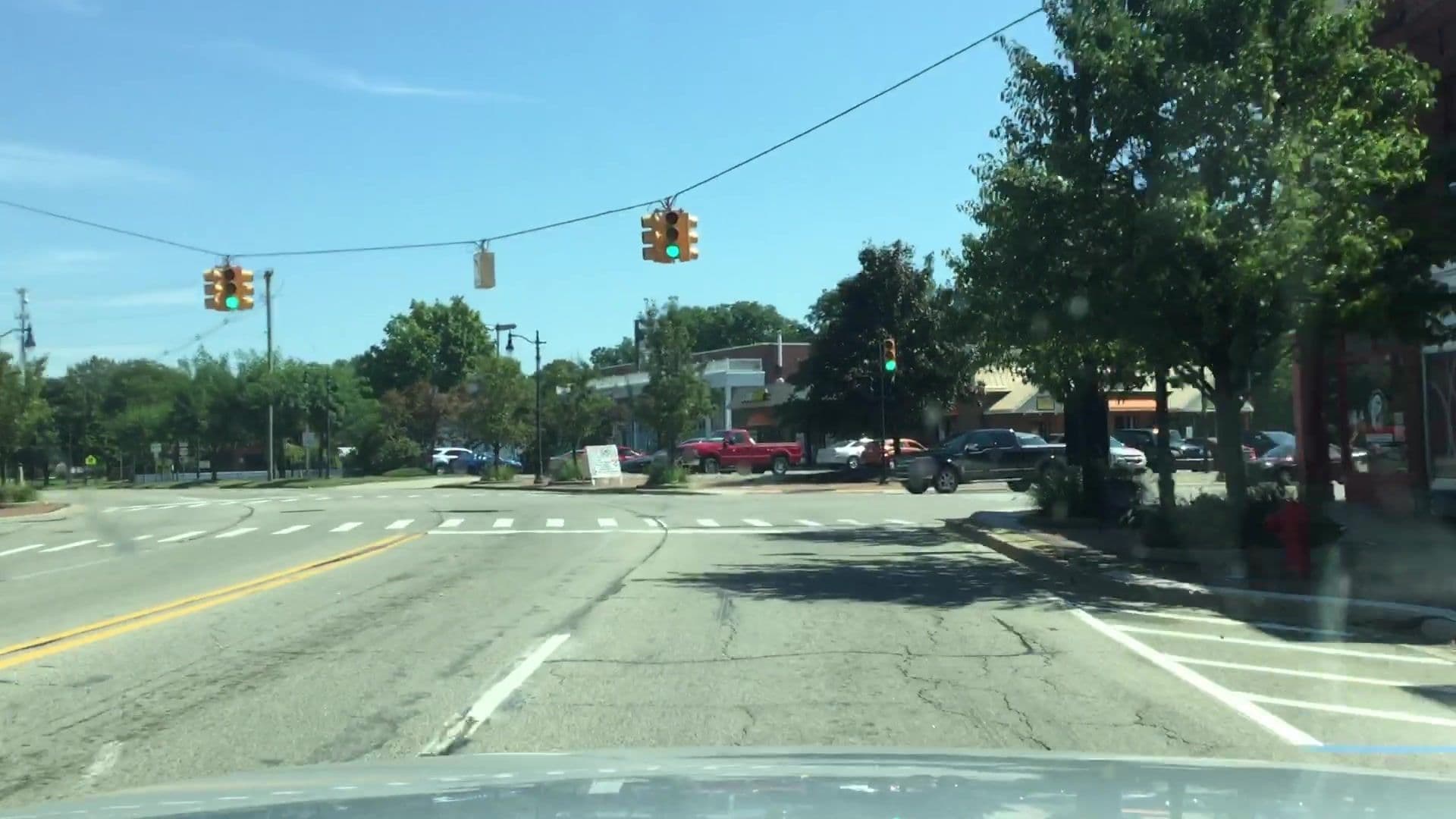Street view near Clinton Inn, Tecumseh — © lvl5 (CC BY-SA · Mapillary)