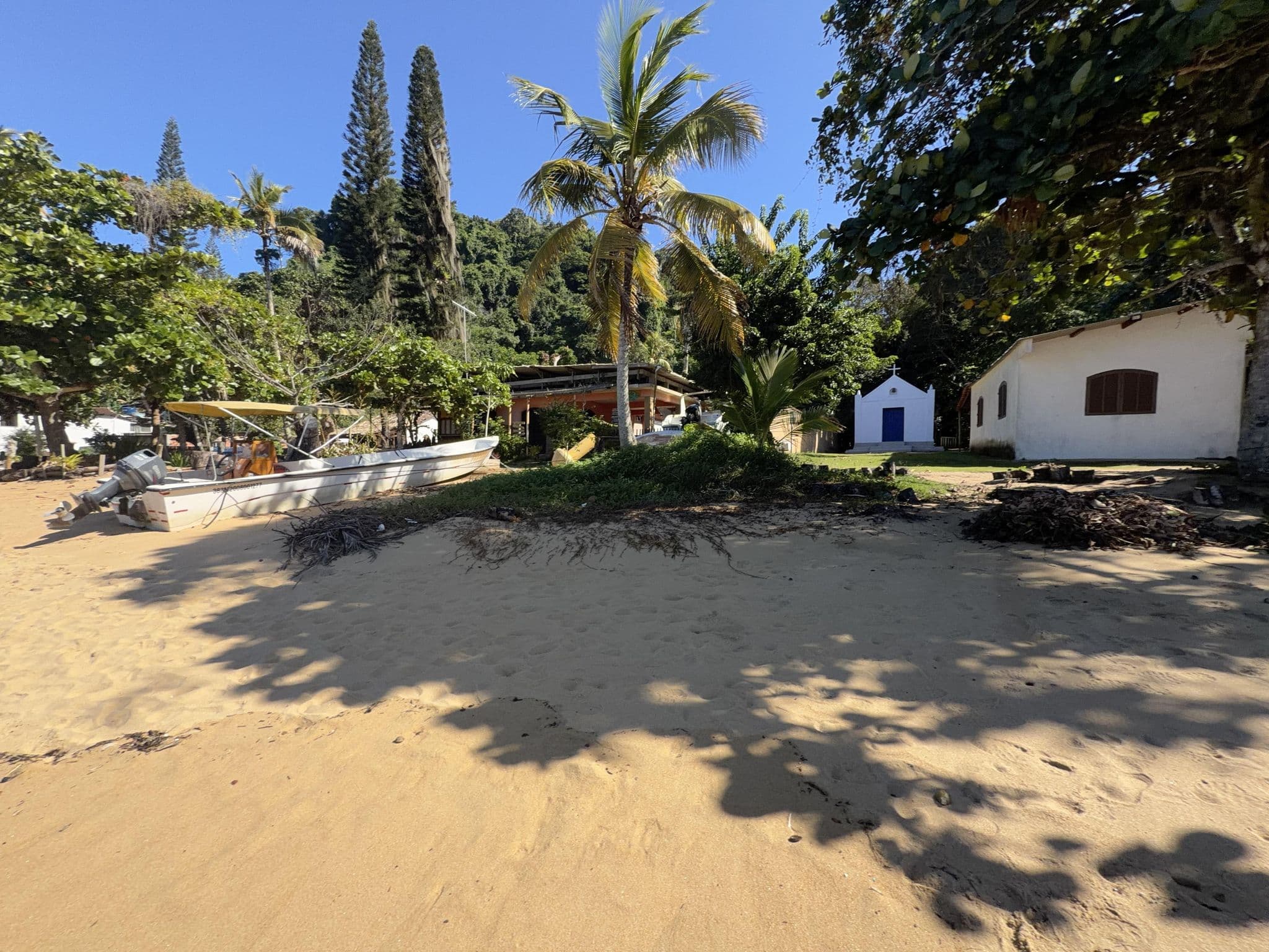 Street view near cabanas acorde, Mangaratiba — © jaderbavaresco (CC BY-SA · Mapillary)