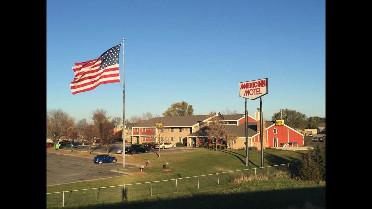 AmericInn Motel - Monticello, Hotel in Monticello