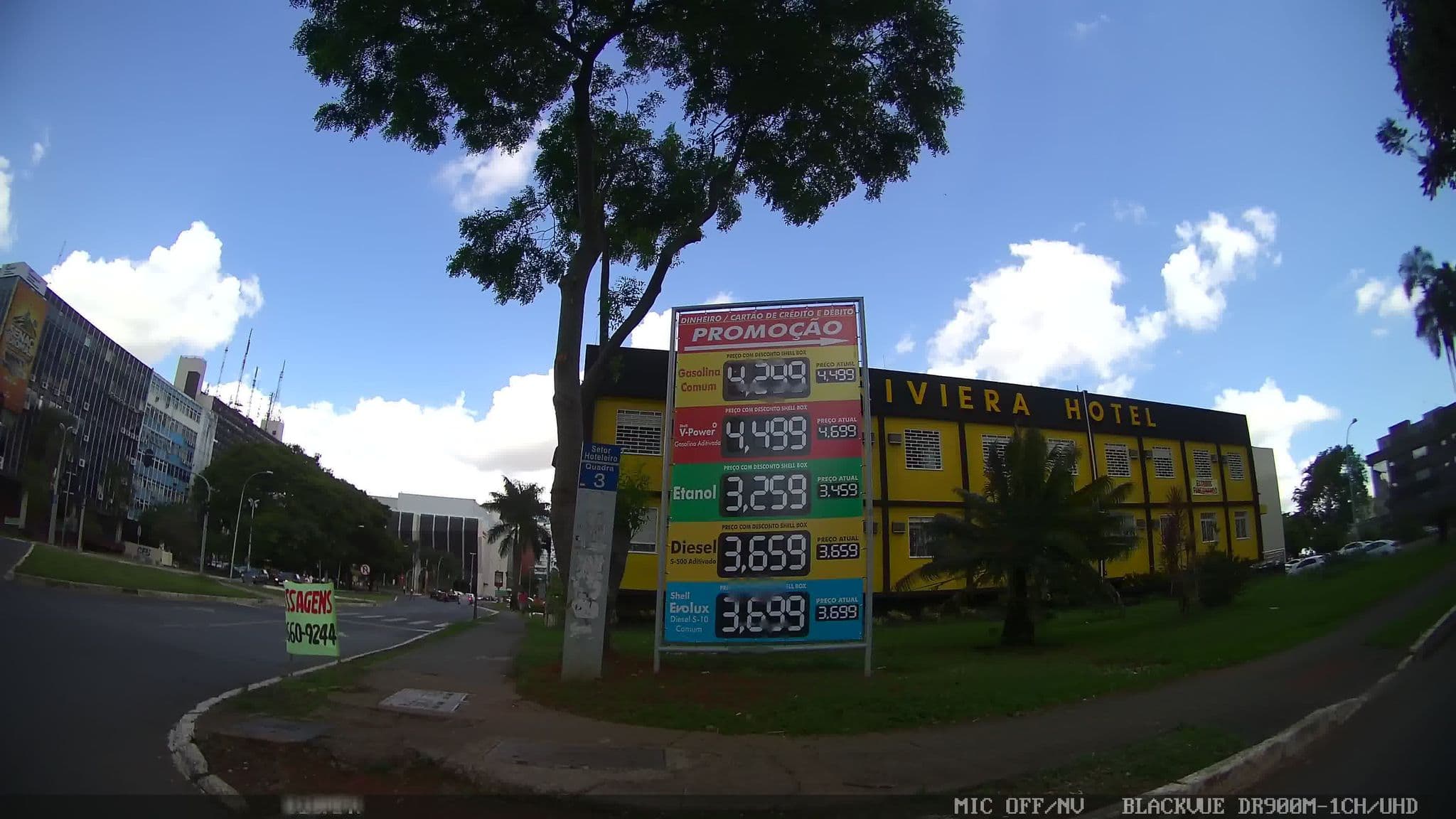 Street view near Riviera Hotel Empresarial, Plano Piloto — © kaart_4 (CC BY-SA · Mapillary)
