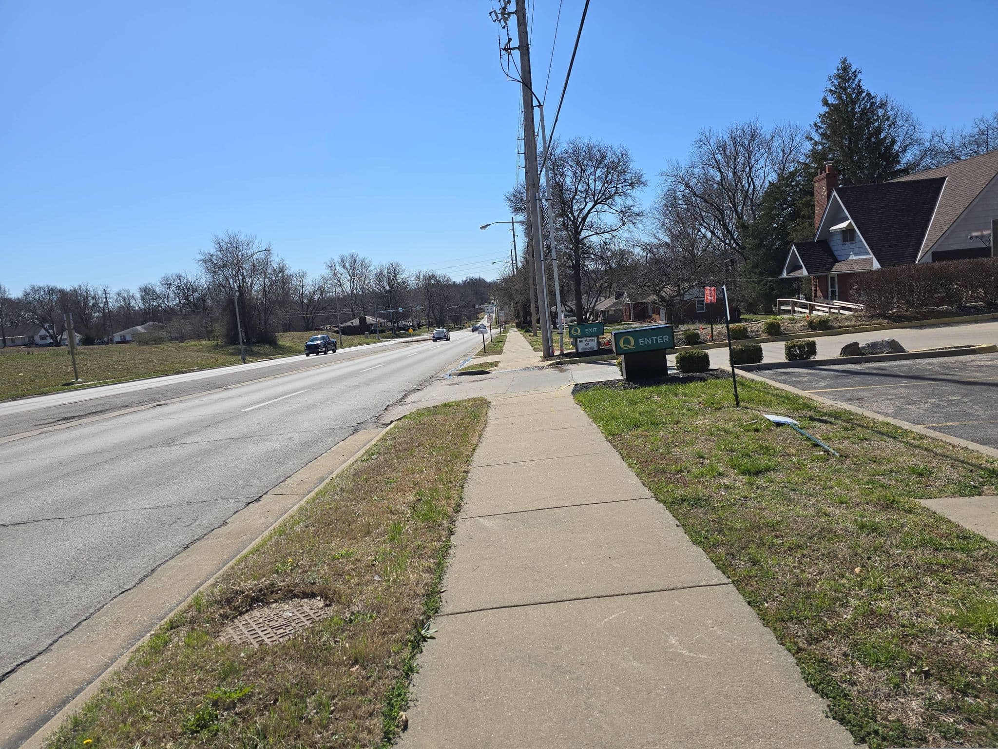 Street view near Quality Inn I-70 Near Kansas Speedway, Shawnee — © BigJ (CC BY-SA · Mapillary)