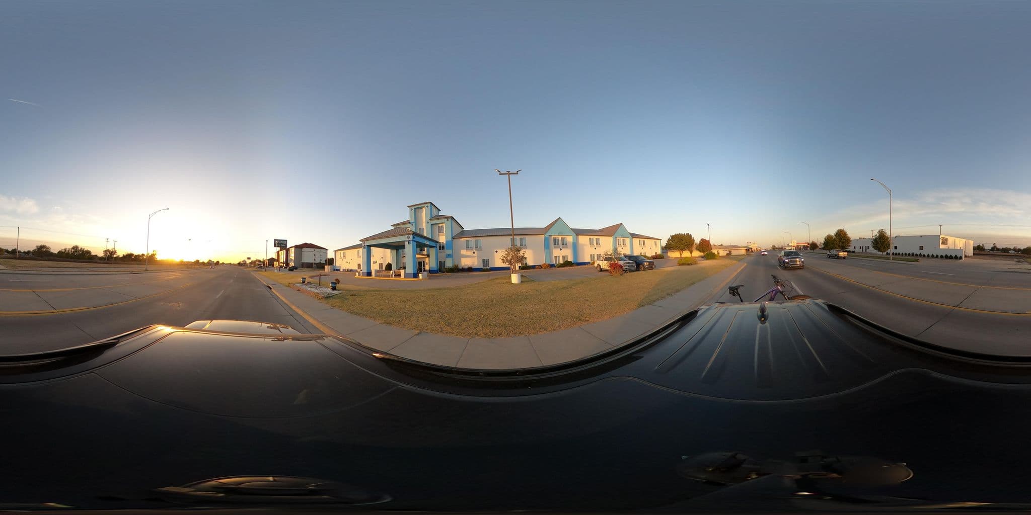 Street view near Days Inn, Dodge City — © justinmeyers (CC BY-SA · Mapillary)