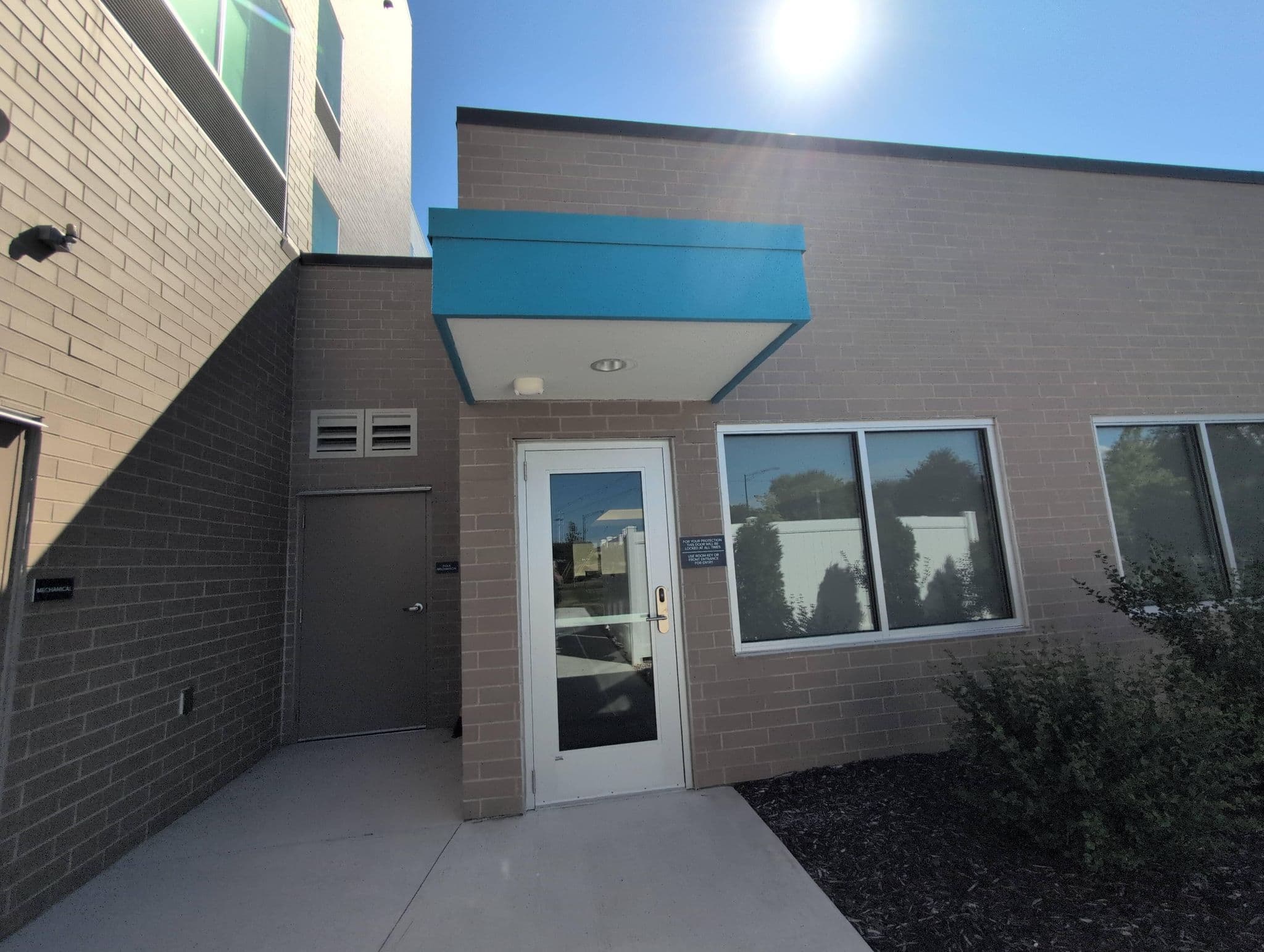 Street view near Tru, Oshkosh — © tannewt (CC BY-SA · Mapillary)