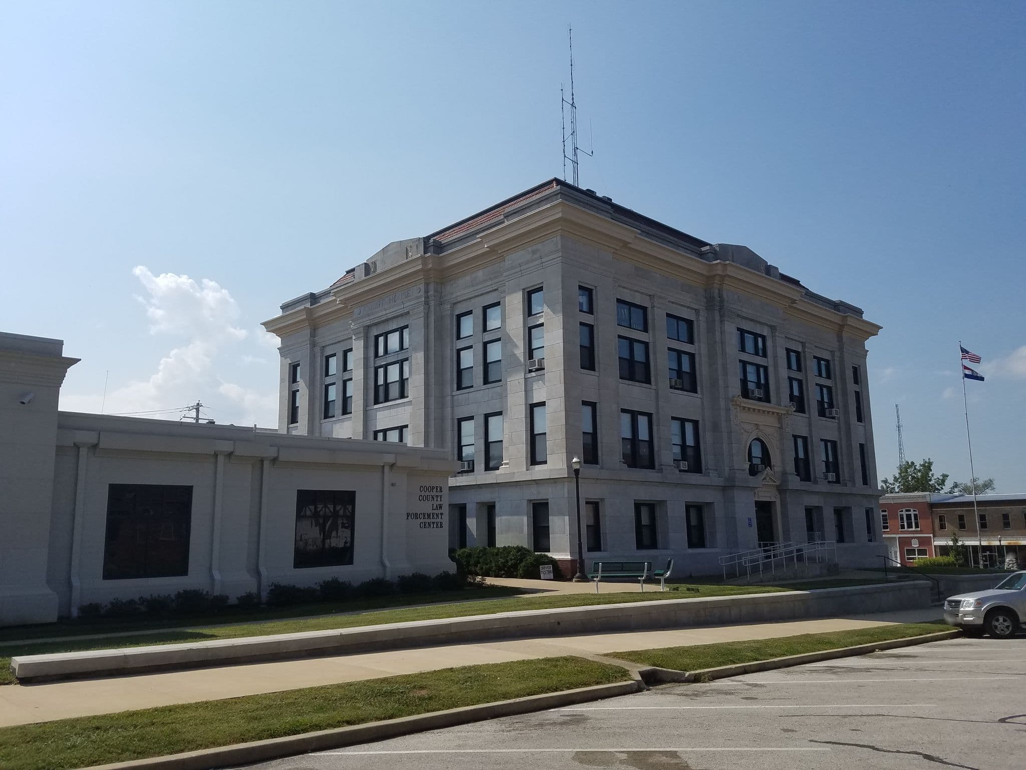 Street view near Boonville Luxery Lodging, Boonville — © jbthemilker (CC BY-SA · Mapillary)