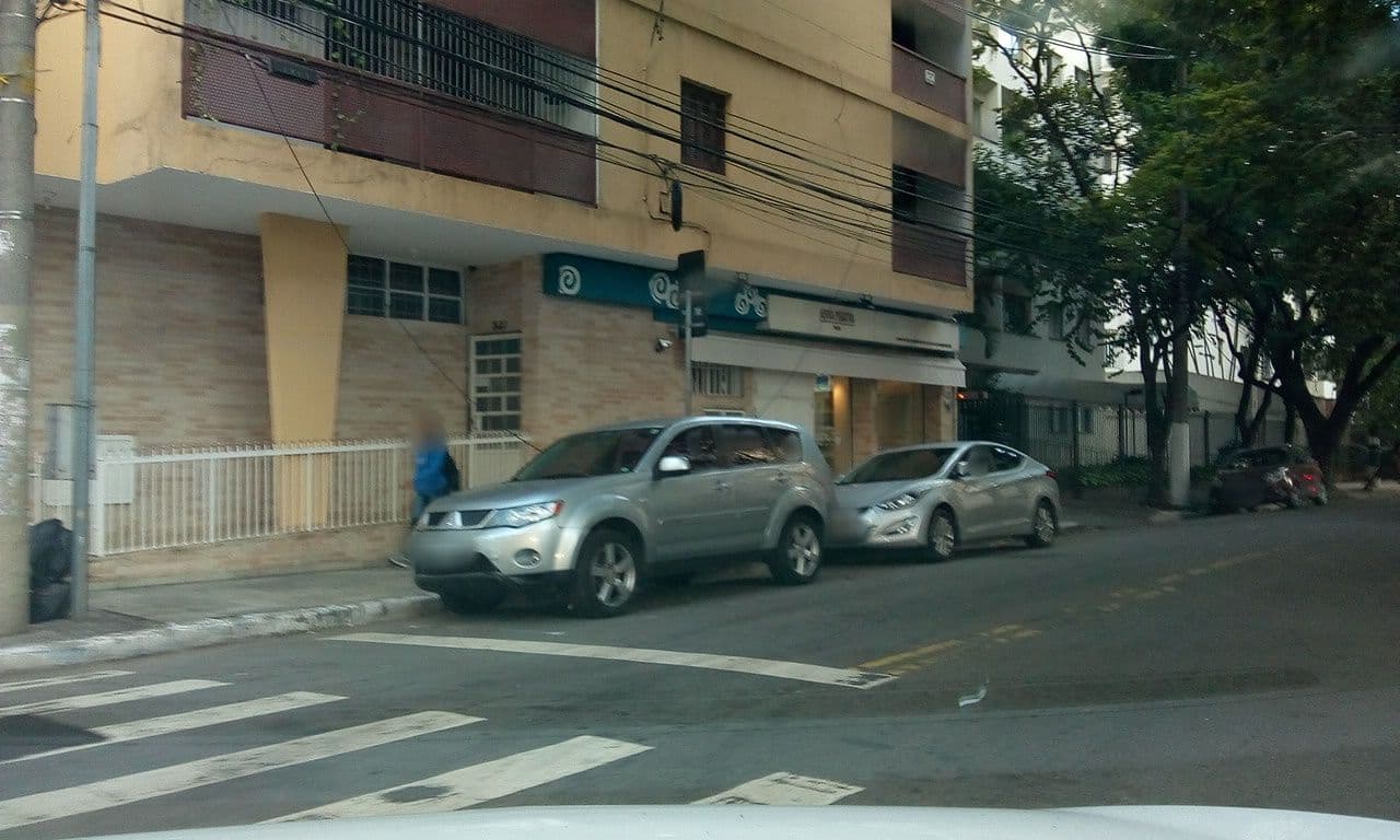Street view near Hotel TRYP Jesuíno Arruda, Itaim Bibi — © thierrytelenav (CC BY-SA · Mapillary)
