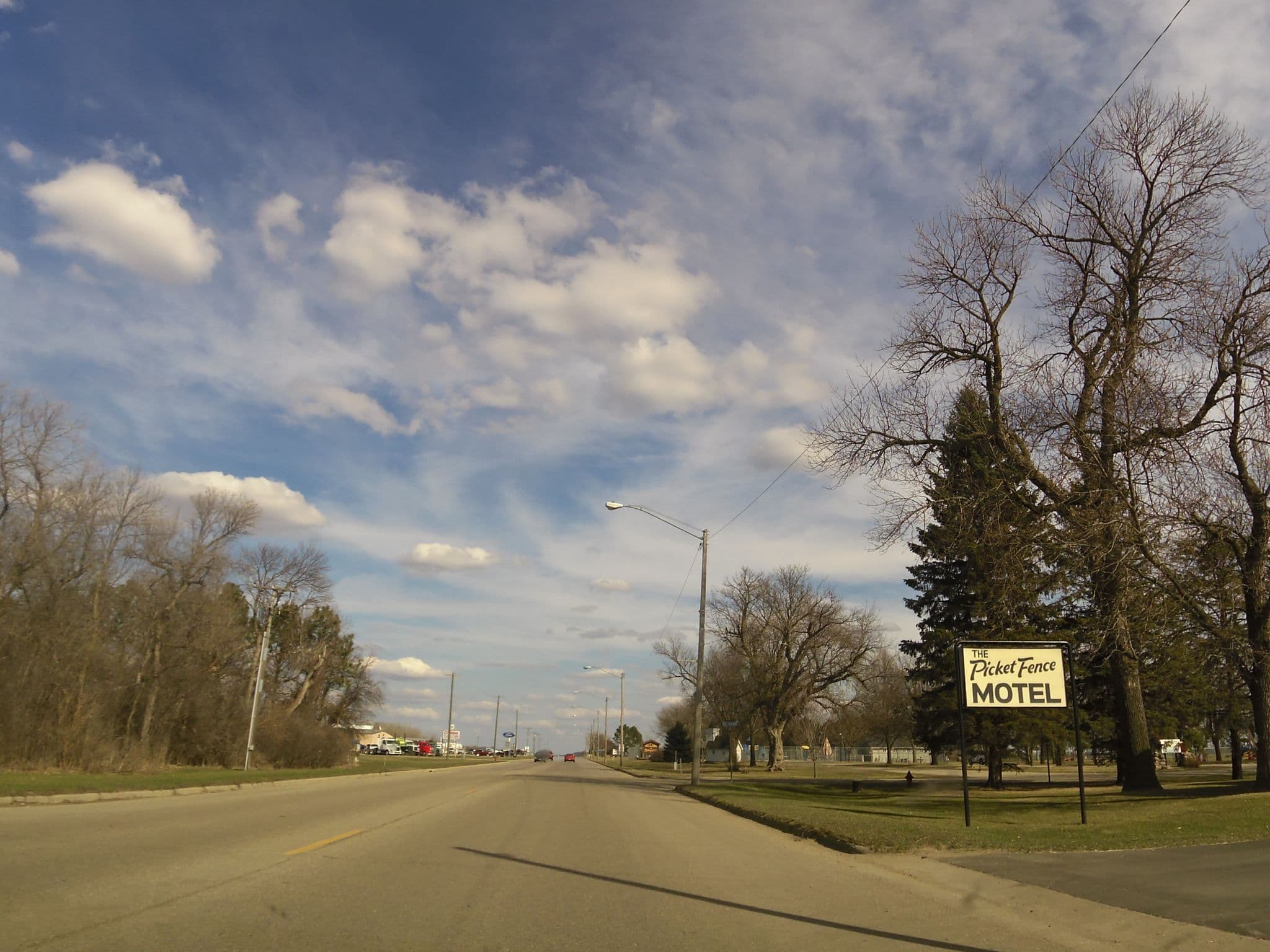 Street view near The Picket Fence Motel, Montevideo — © allen (CC BY-SA · Mapillary)
