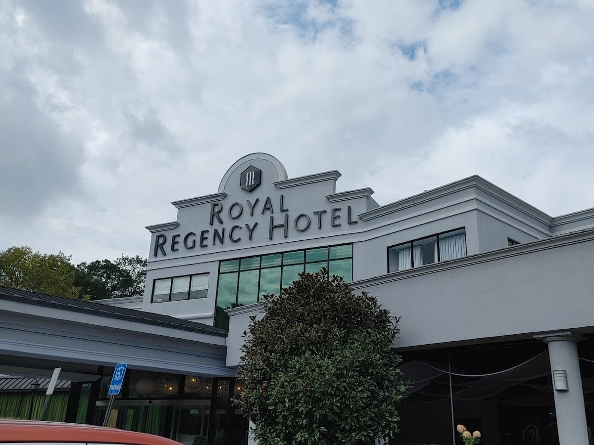 Royal Regency Hotel, Hotel in Bronxville