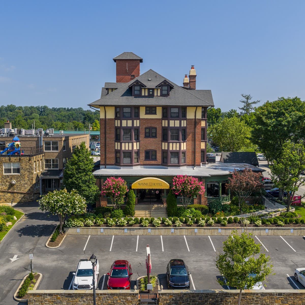 Wayne Hotel, Hotel in Radnor