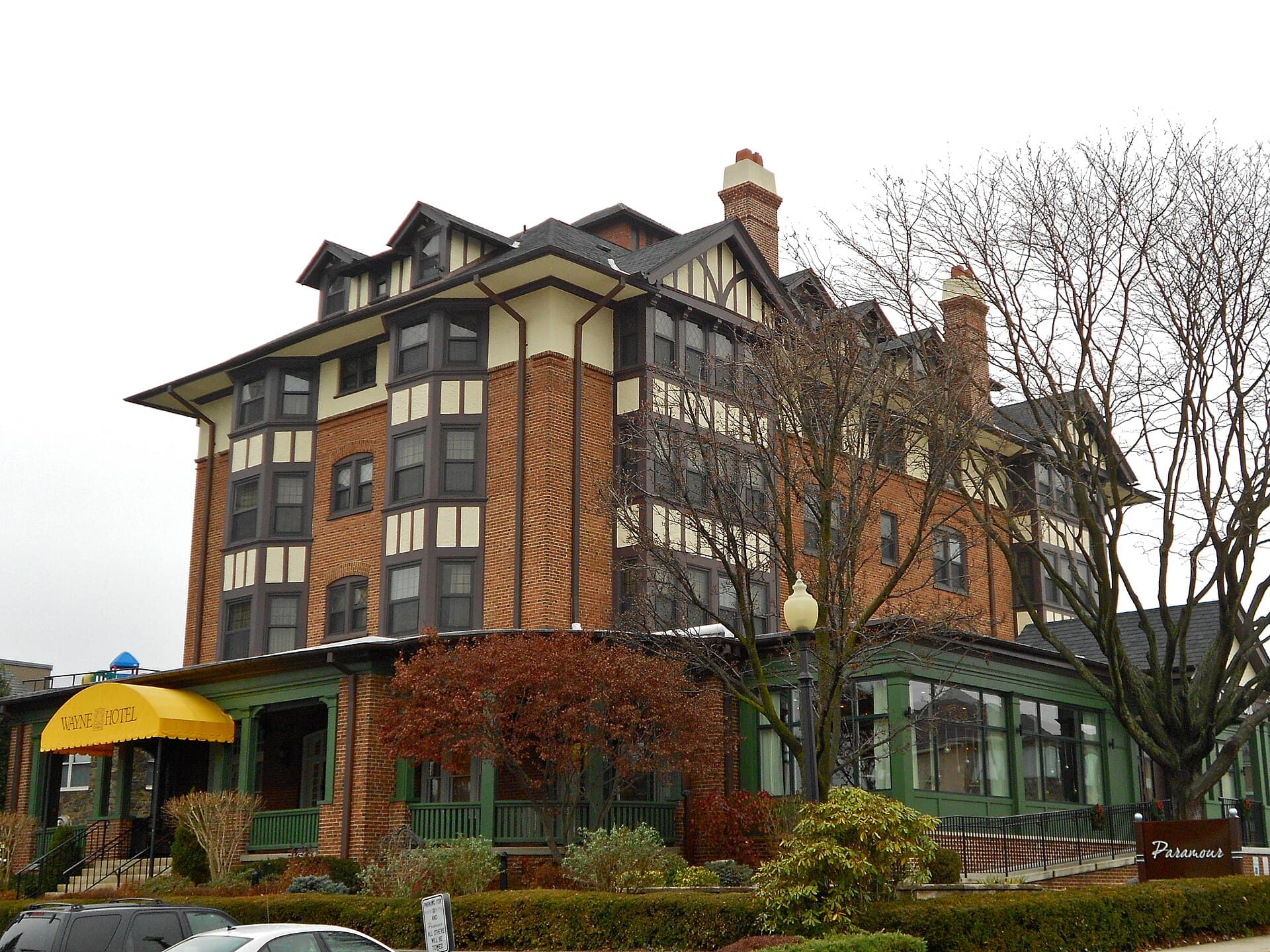 Wayne Hotel (via Wikimedia Commons, CC0)