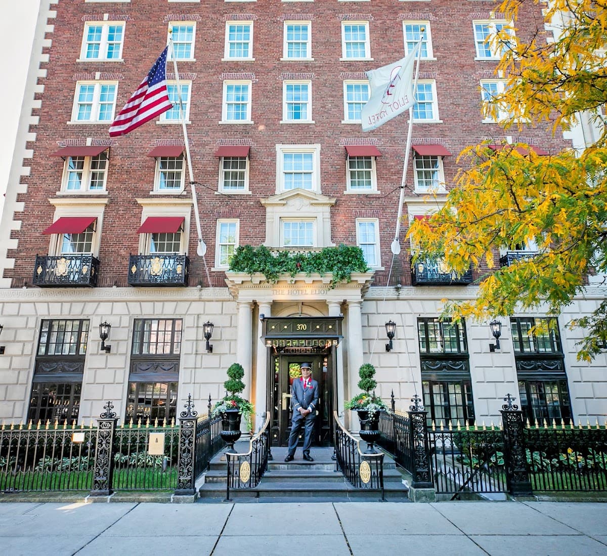 The Eliot Hotel, Hotel in Back Bay