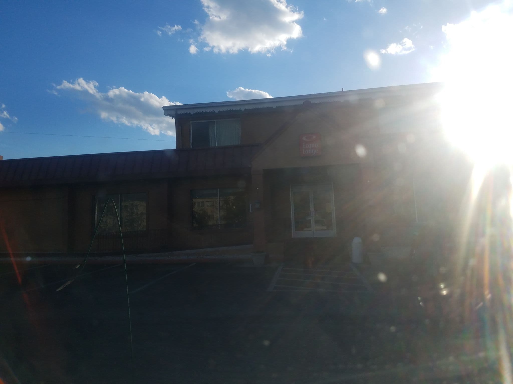 Street view near Inn at York, North York — © jbthemilker (CC BY-SA · Mapillary)