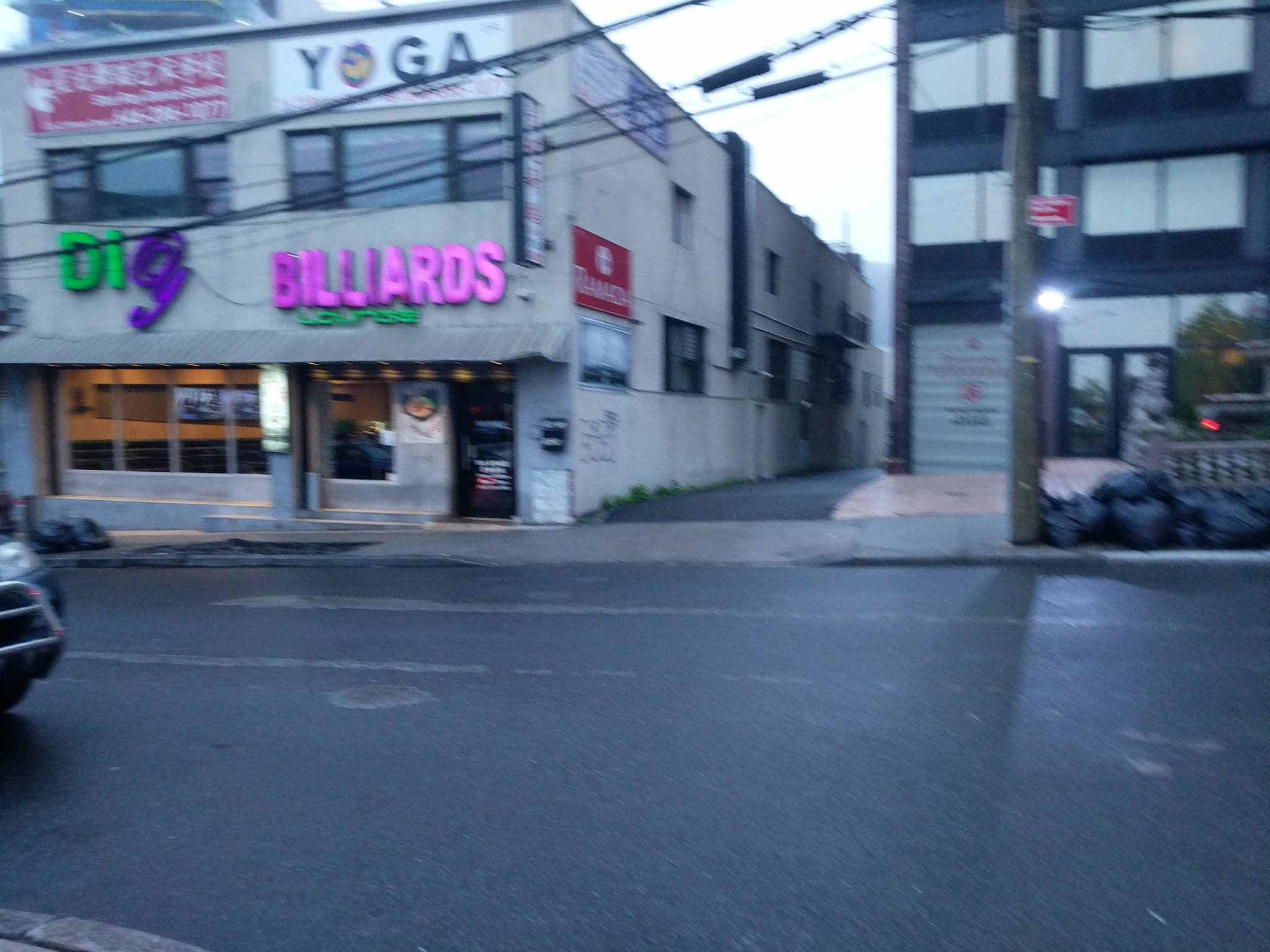 Street view near Ramada Flushing, East Elmhurst — © daalso (CC BY-SA · Mapillary)