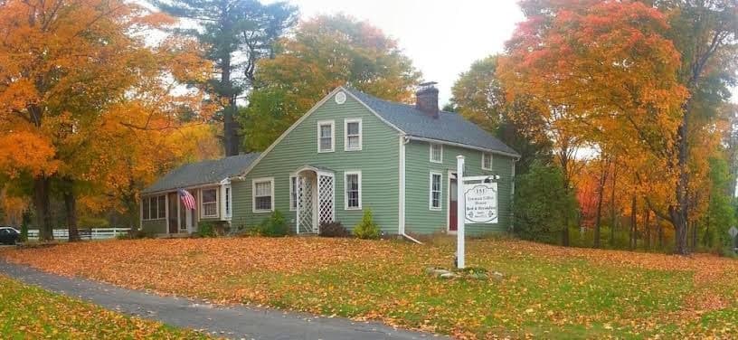 Truman Gillet House B&B, Bed & Breakfast in Salmon Brook