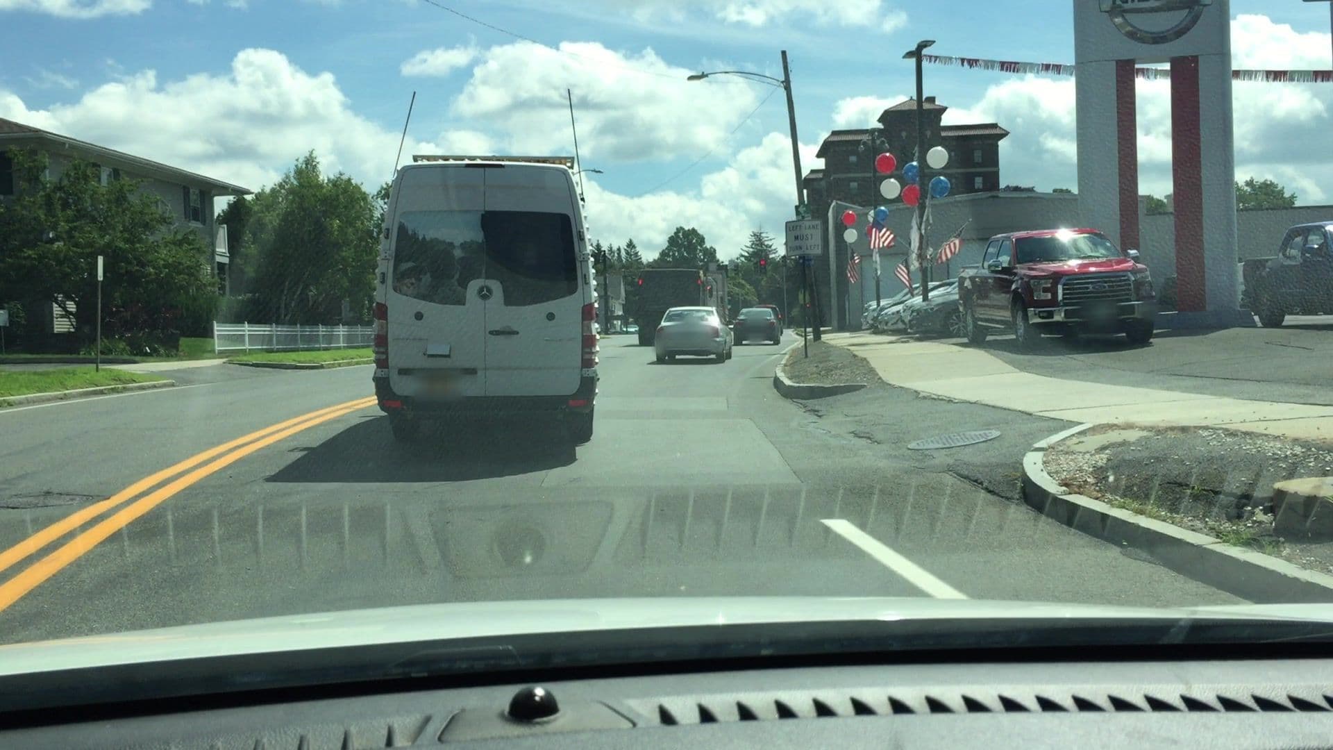 Street view near Yankee Suites Extended Stay, Pittsfield — © lvl5 (CC BY-SA · Mapillary)