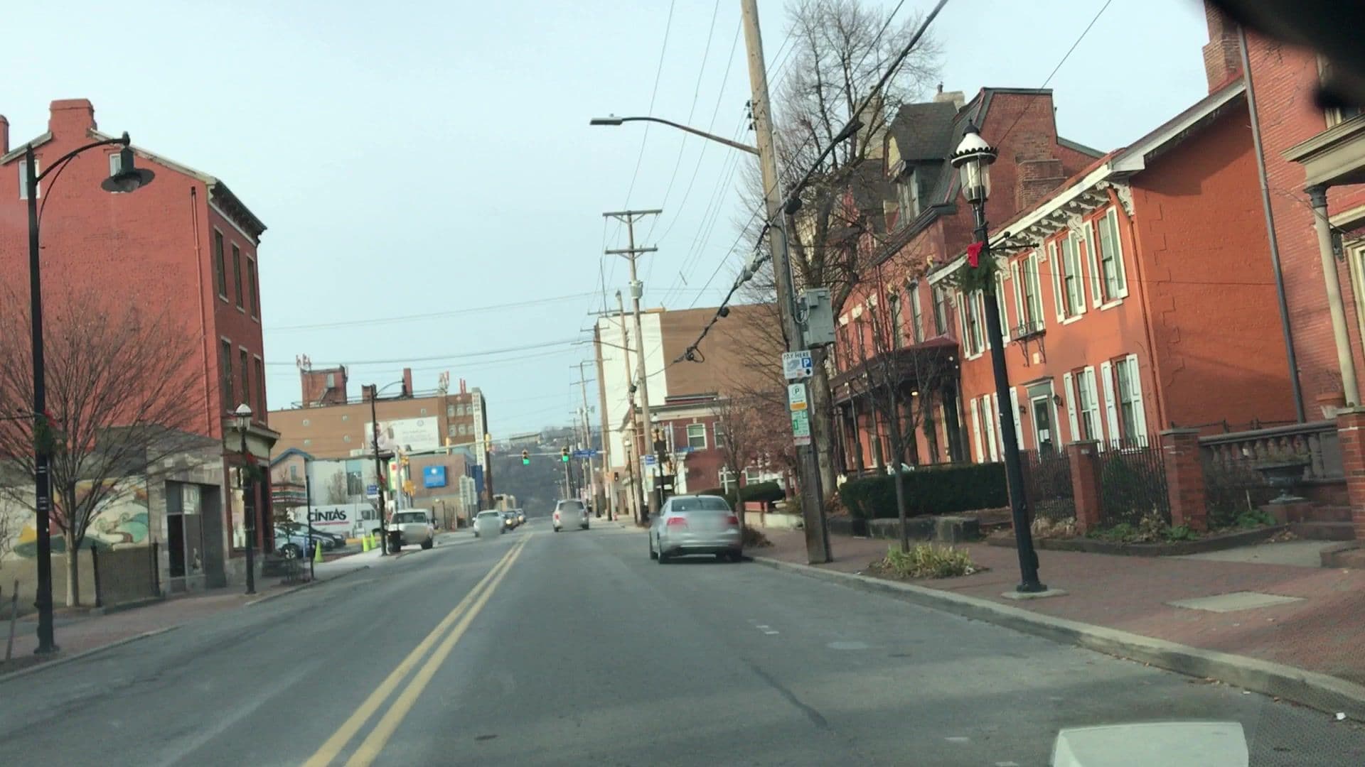 Street view near Parador Inn, Pittsburgh — © lvl5 (CC BY-SA · Mapillary)